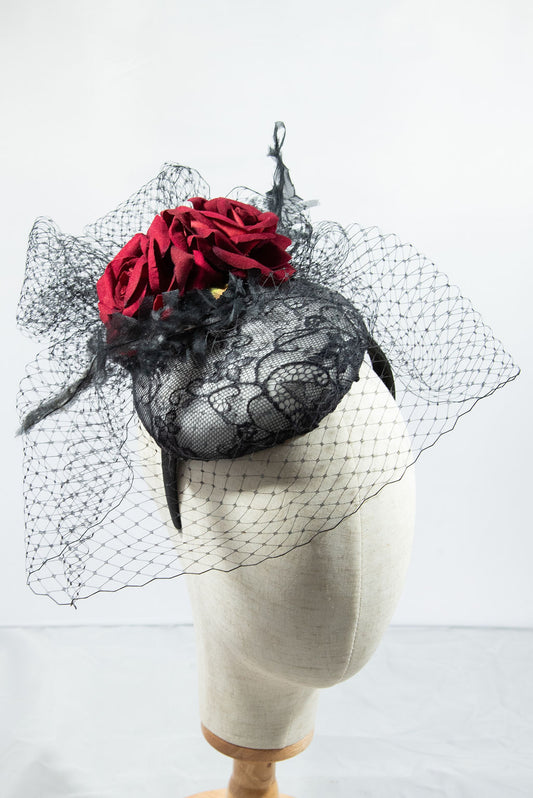 Black lace mini beret with red roses