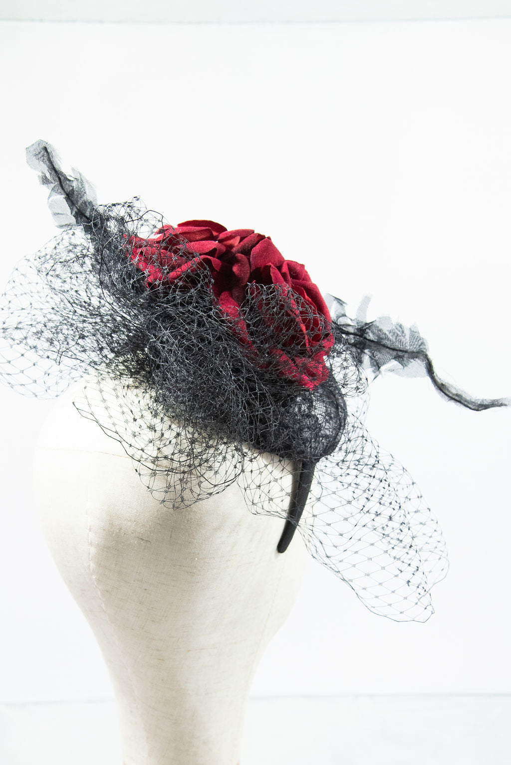 Black lace mini beret with red roses